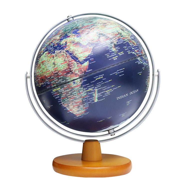 Augmented Reality Globe: discover the world in 3D!